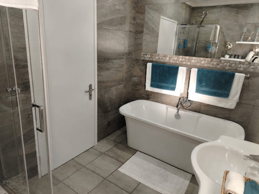 3 Bedroom Property for Sale in Bodorp North West